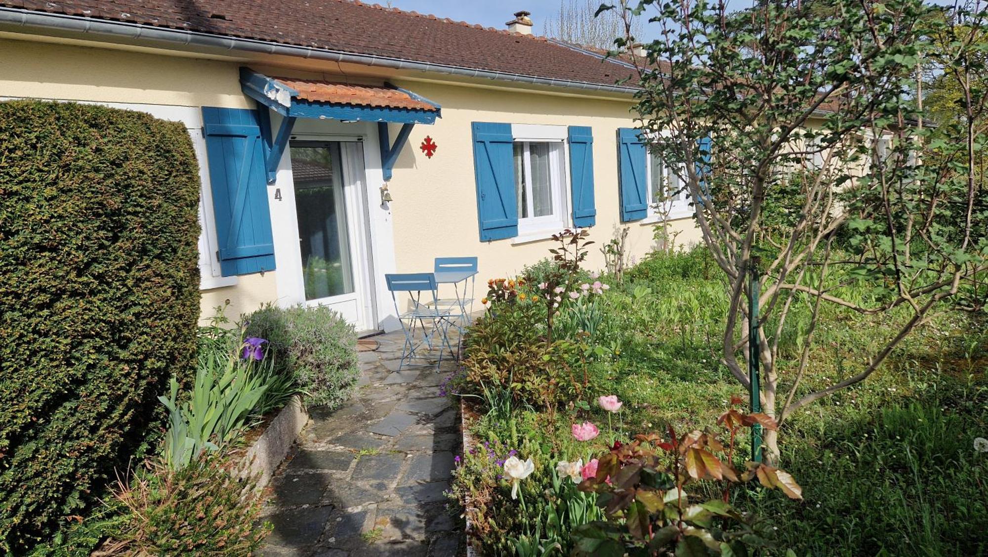 La Canadienne Evreux Exterior photo